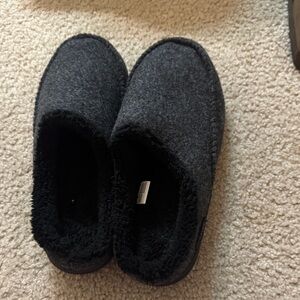 Muk Luks Men's Gray Slip-On Slippers